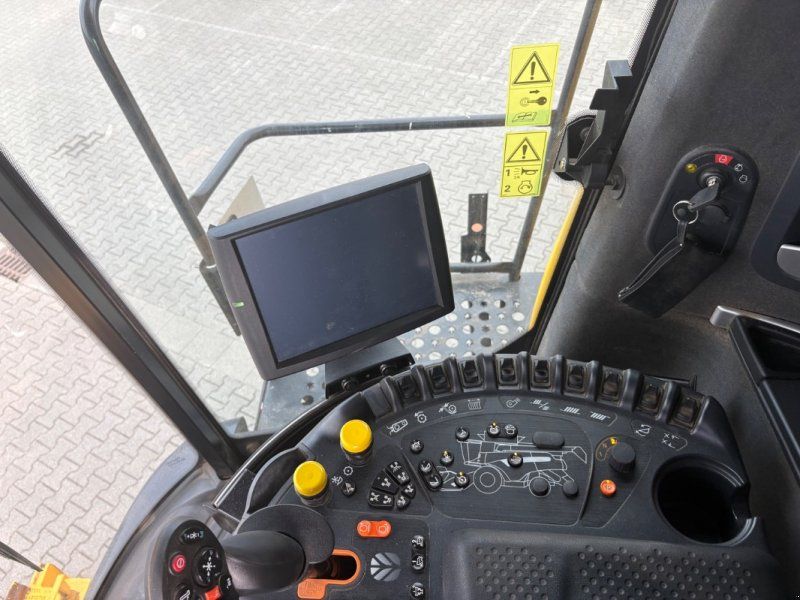 New Holland CR 9.80 *Raupe*