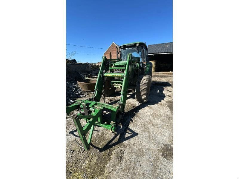 John Deere 6220