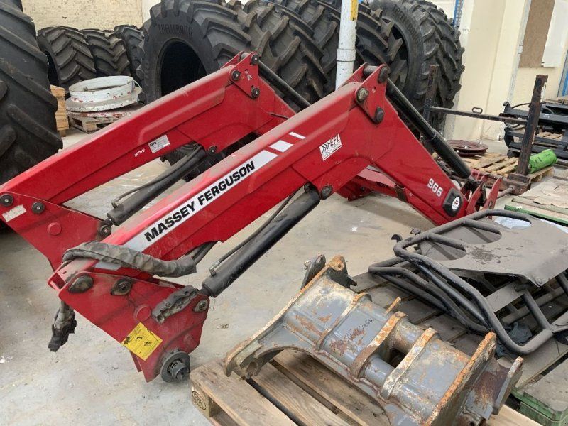 Massey Ferguson 966