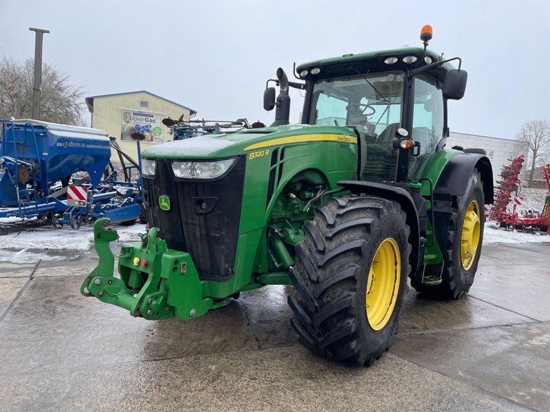 John Deere 8320 R PowrShift