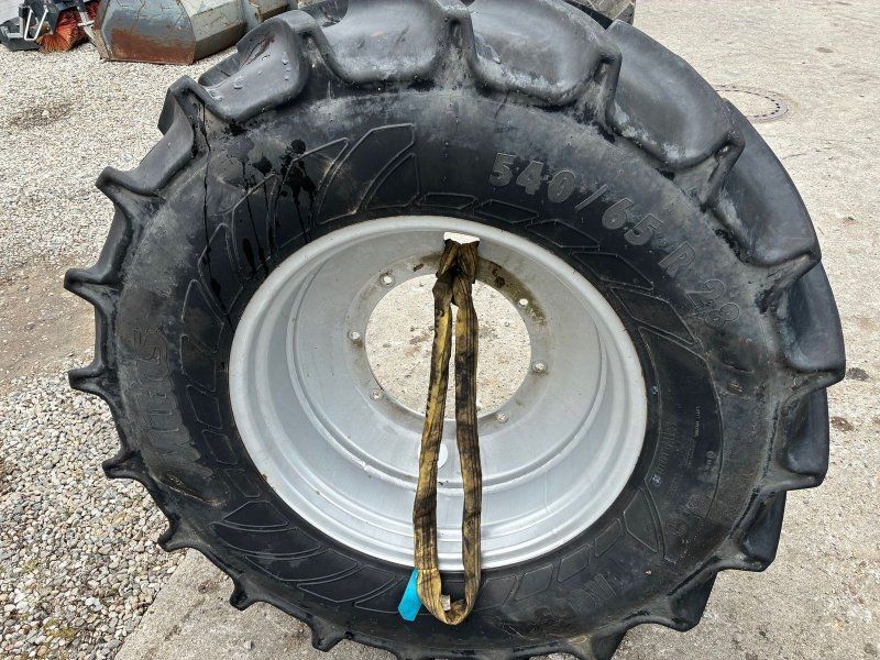 Mitas 540/65 R28