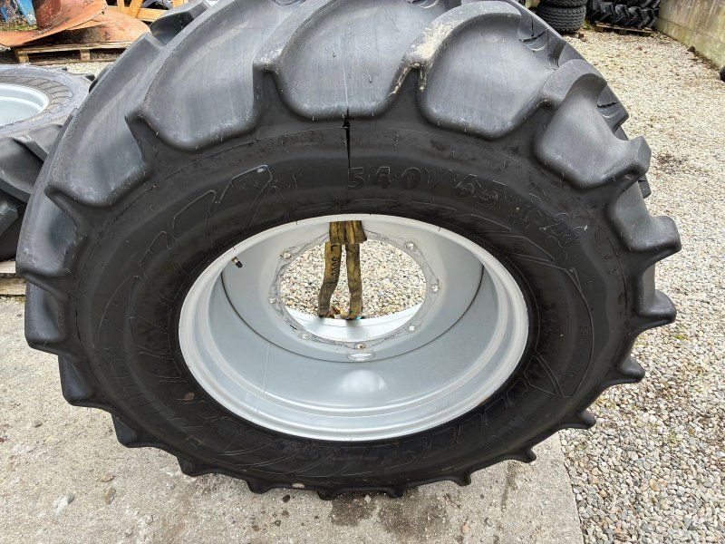 Mitas 540/65 R28