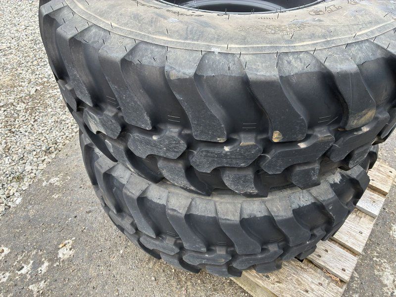 Dunlop SP T9 405/70 R20
