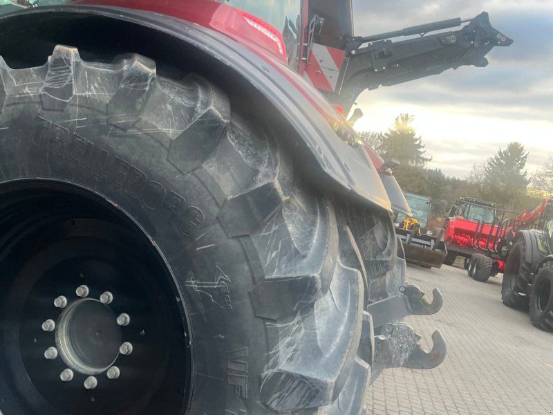Valtra Q 305 mit T Ausstattung