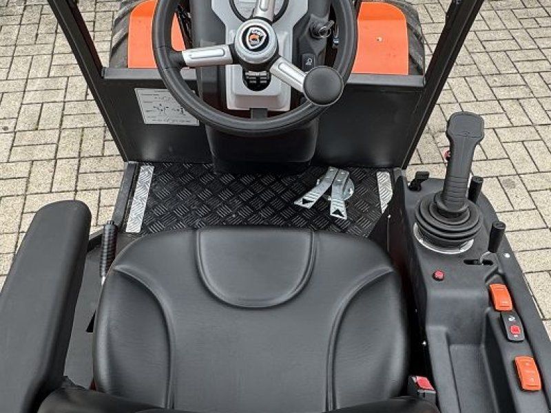 Cast Group 825D Hoflader Teleskoplader Knicklader