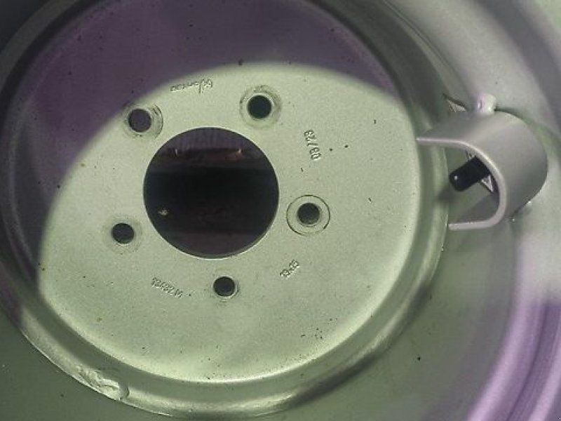 BKT Komplettrad 31x15.50-15