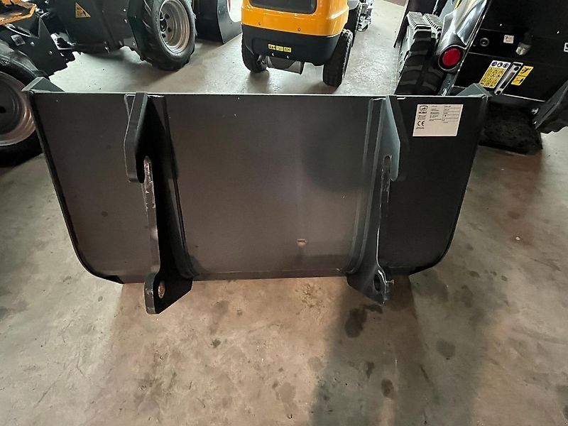 Giant GRB-1100 Erdschaufel mit Standartaufnahme