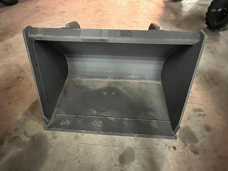 Giant GRB-1100 Erdschaufel mit Standartaufnahme