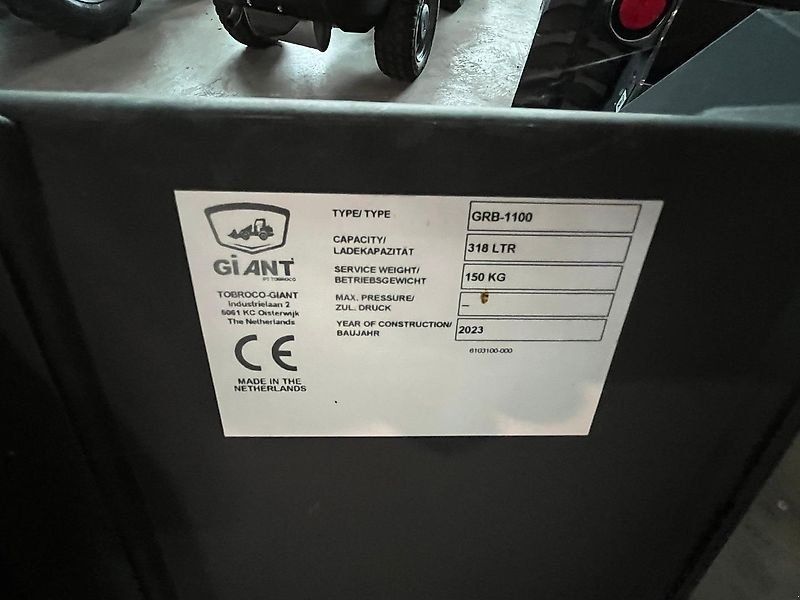 Giant GRB-1100 Erdschaufel mit Standartaufnahme