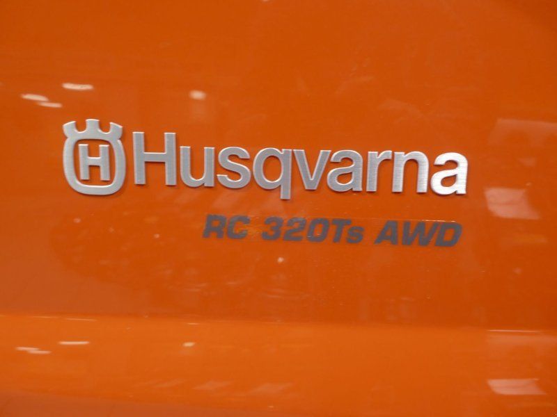 Husqvarna RC 320 TS AWD