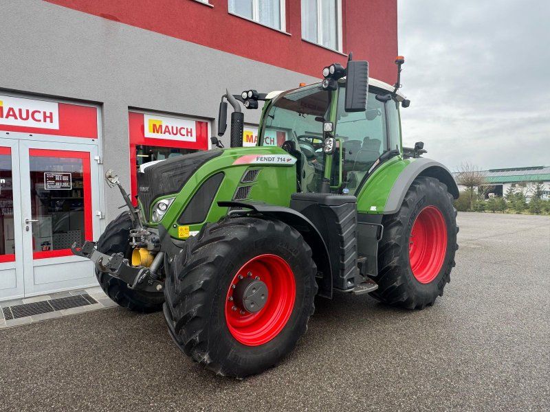 Fendt 714 Vario S4 Profi Plus