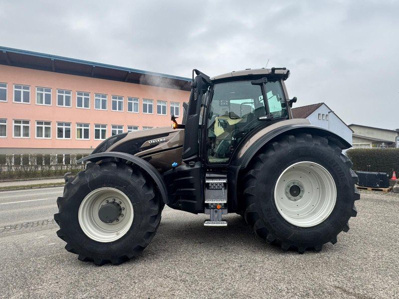Valtra T235