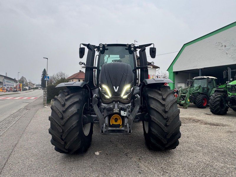 Valtra T235