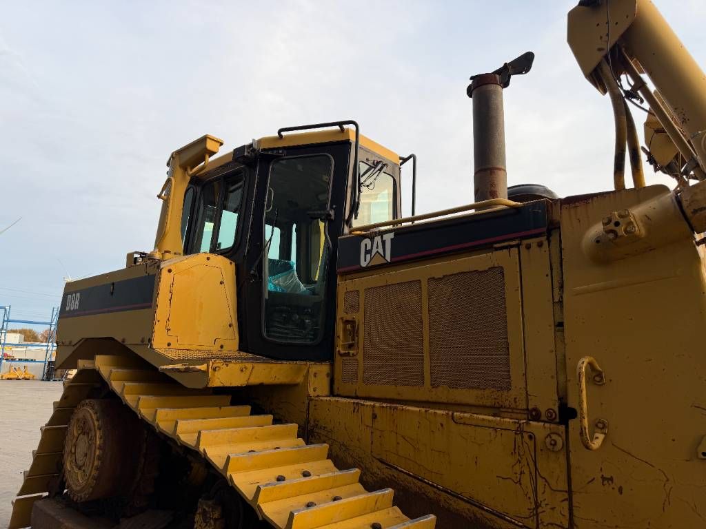 CAT D8R