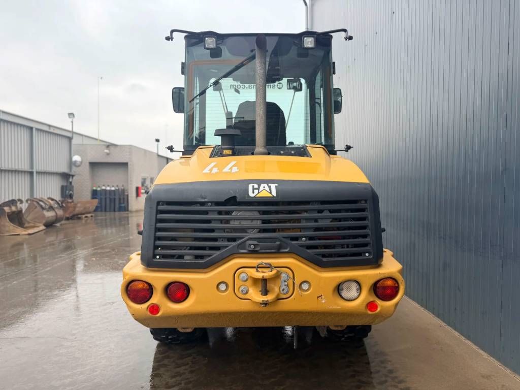 CAT 907M