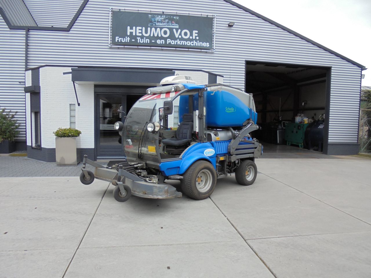 Vandy 2100 cirkelmaaier met opvang,hooglosser