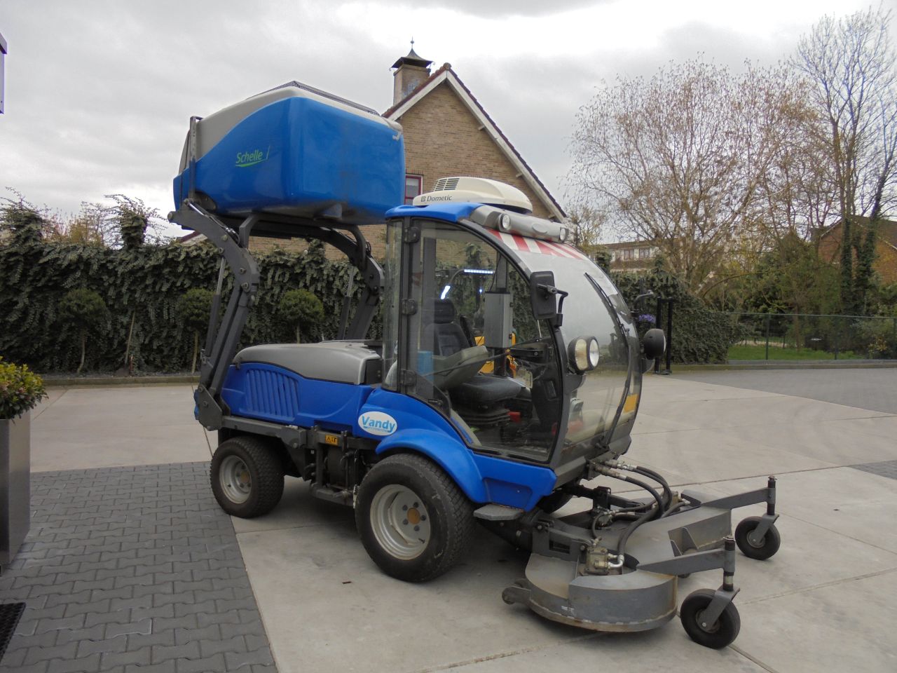 Vandy 2100 cirkelmaaier met opvang,hooglosser