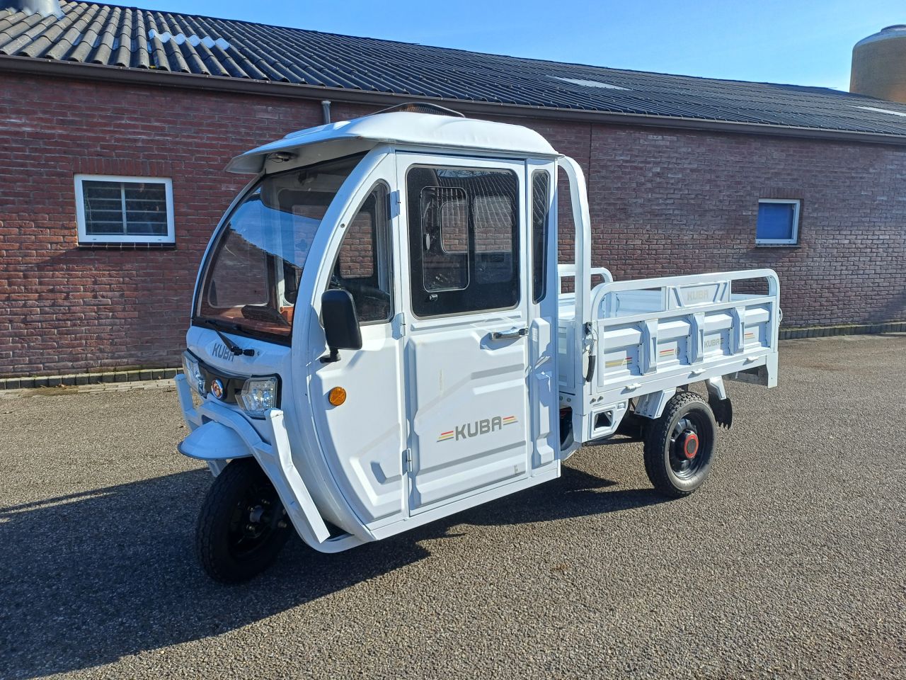 Kuba T-09 E-Kamyonet mmbs brommobiel