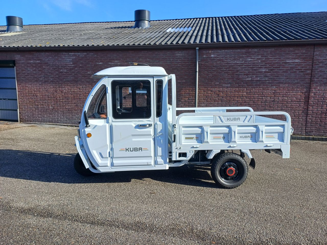 Kuba T-09 E-Kamyonet mmbs brommobiel