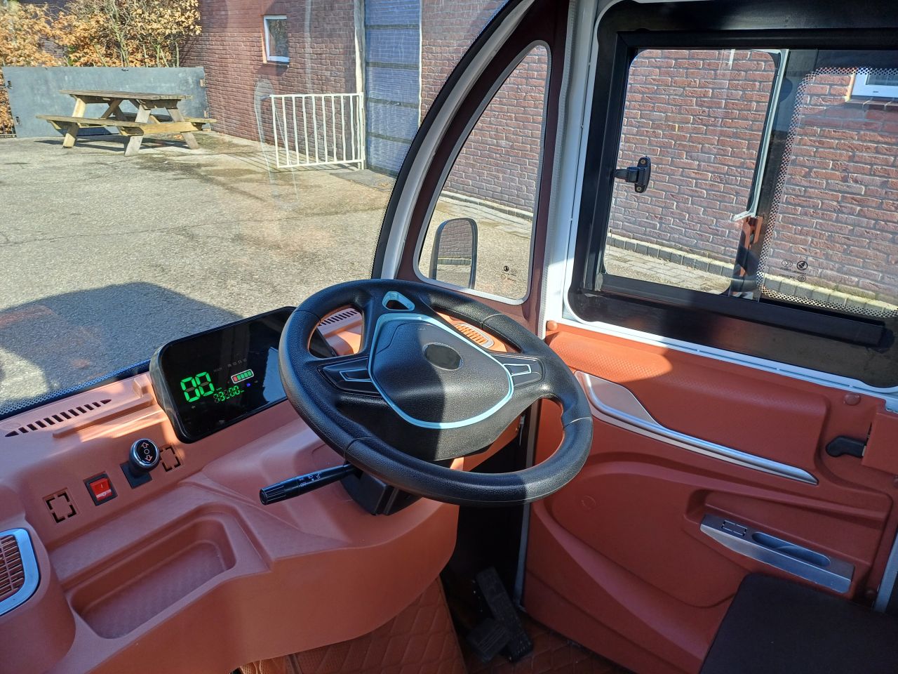 Kuba T-09 E-Kamyonet mmbs brommobiel