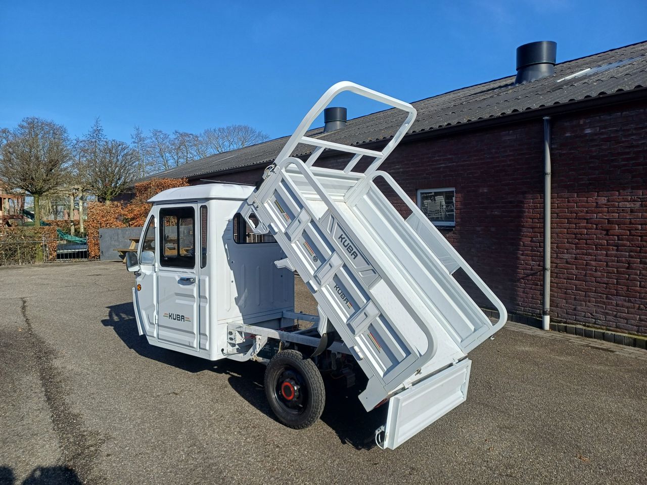 Kuba T-09 E-Kamyonet mmbs brommobiel