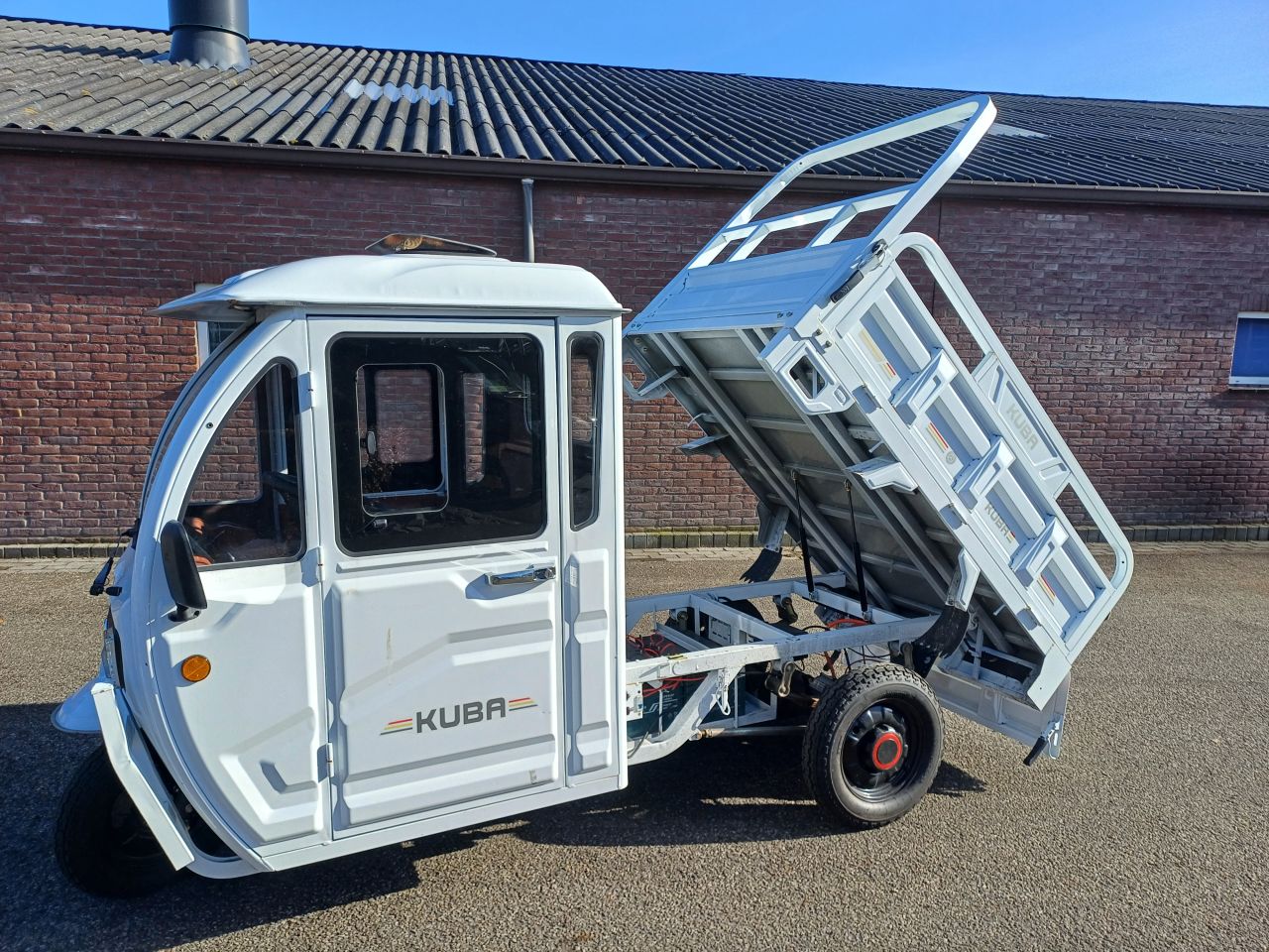 Kuba T-09 E-Kamyonet mmbs brommobiel