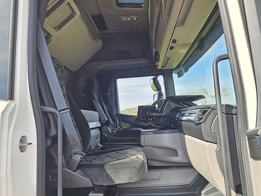 SCANIA R450 hl,adr exiii,fl