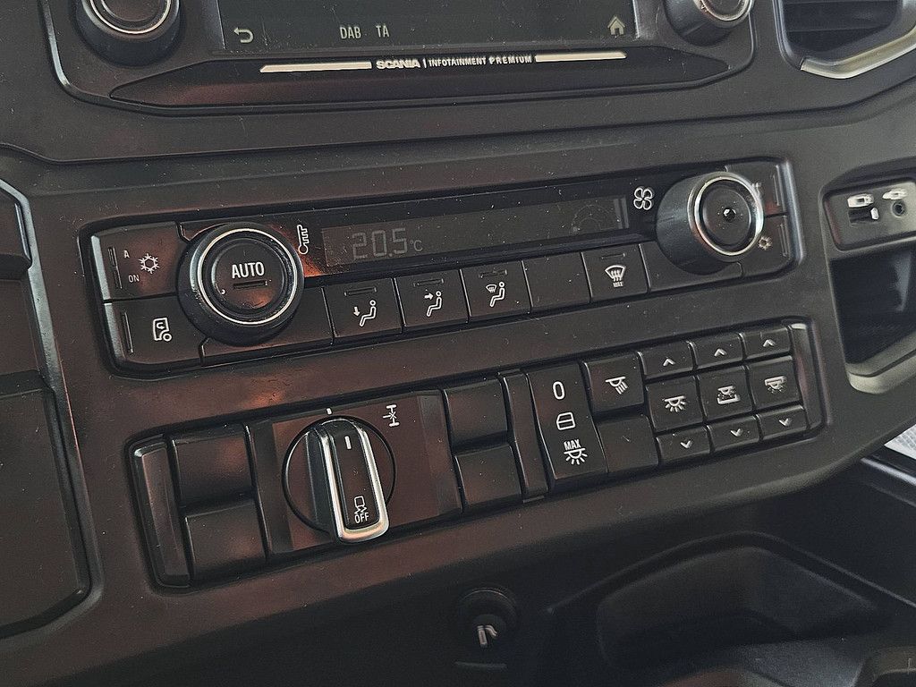 SCANIA R450 hl,adr exiii,fl