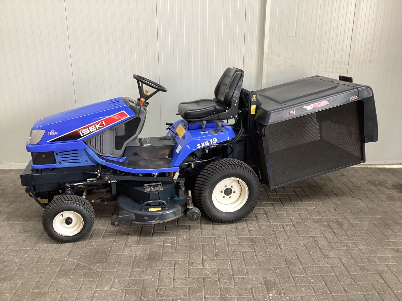 Iseki SXG 19 diesel zitmaaier.