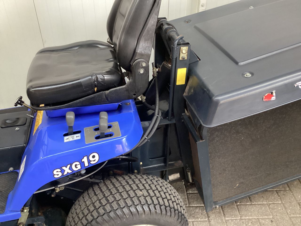 Iseki SXG 19 diesel zitmaaier.
