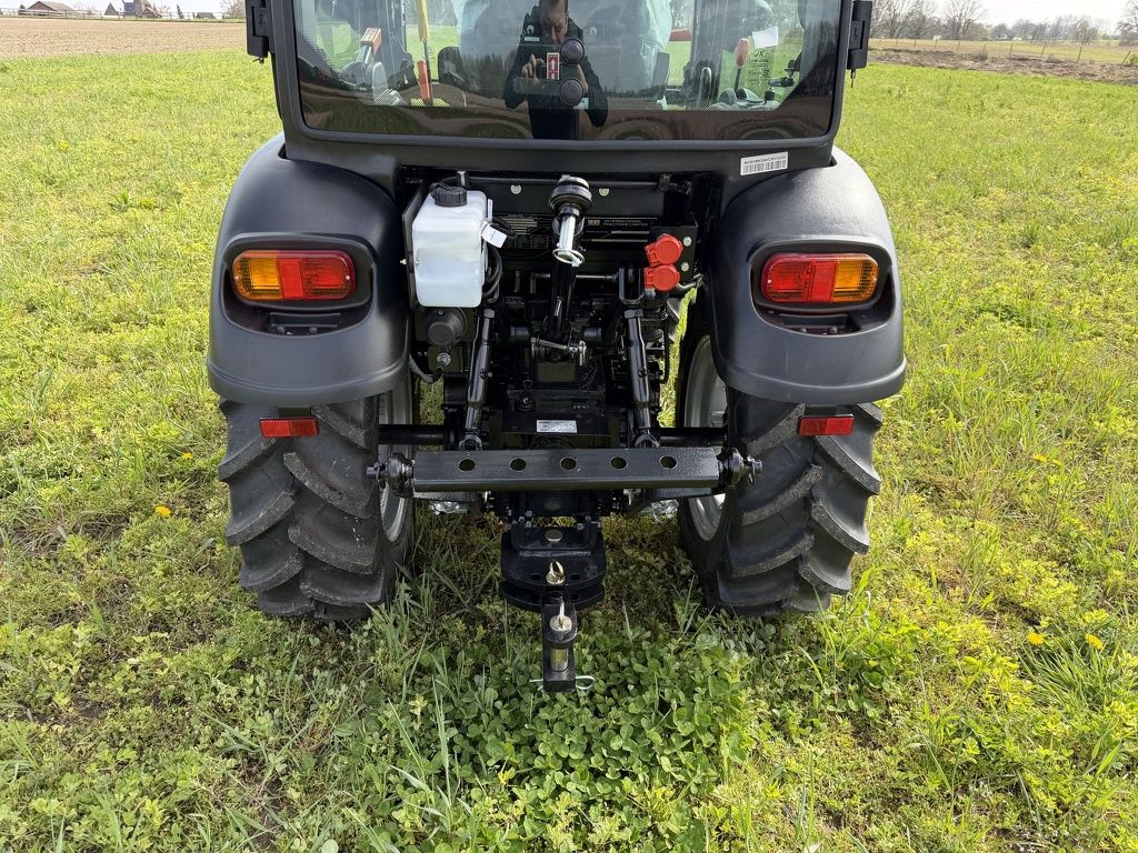 Solis 26 HST 4WD minitractor NIEUW met cabine