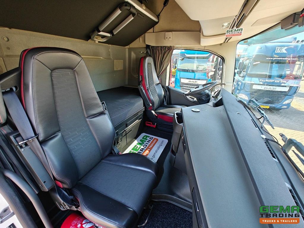 Volvo FH420 6x2/4 Globetrotter Euro6B - IParkCool - HertoghsBak 8,3 Meter + HH Floor - DHollandia 2000KG - TOP!