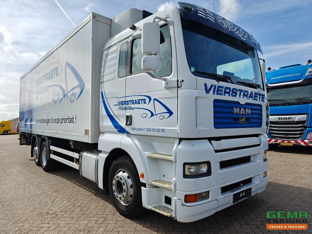 MAN TGA 26.310 6x2 Schlafkabine Euro3 - 8 m Kühl-/Gefrierbox + Ladebordwand 1500 kg - Vollklimaanlage