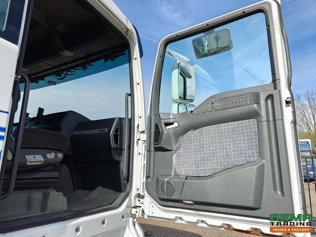 MAN TGA 26.310 6x2 Schlafkabine Euro3 - 8 m Kühl-/Gefrierbox + Ladebordwand 1500 kg - Vollklimaanlage