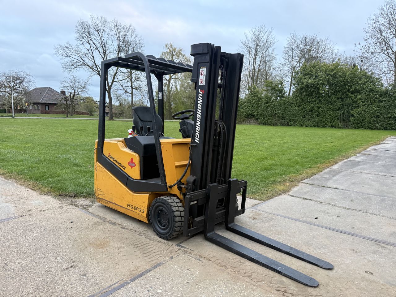 Jungheinrich 1250kg elektrisch 3-delig 4.2m freelift Sideshift