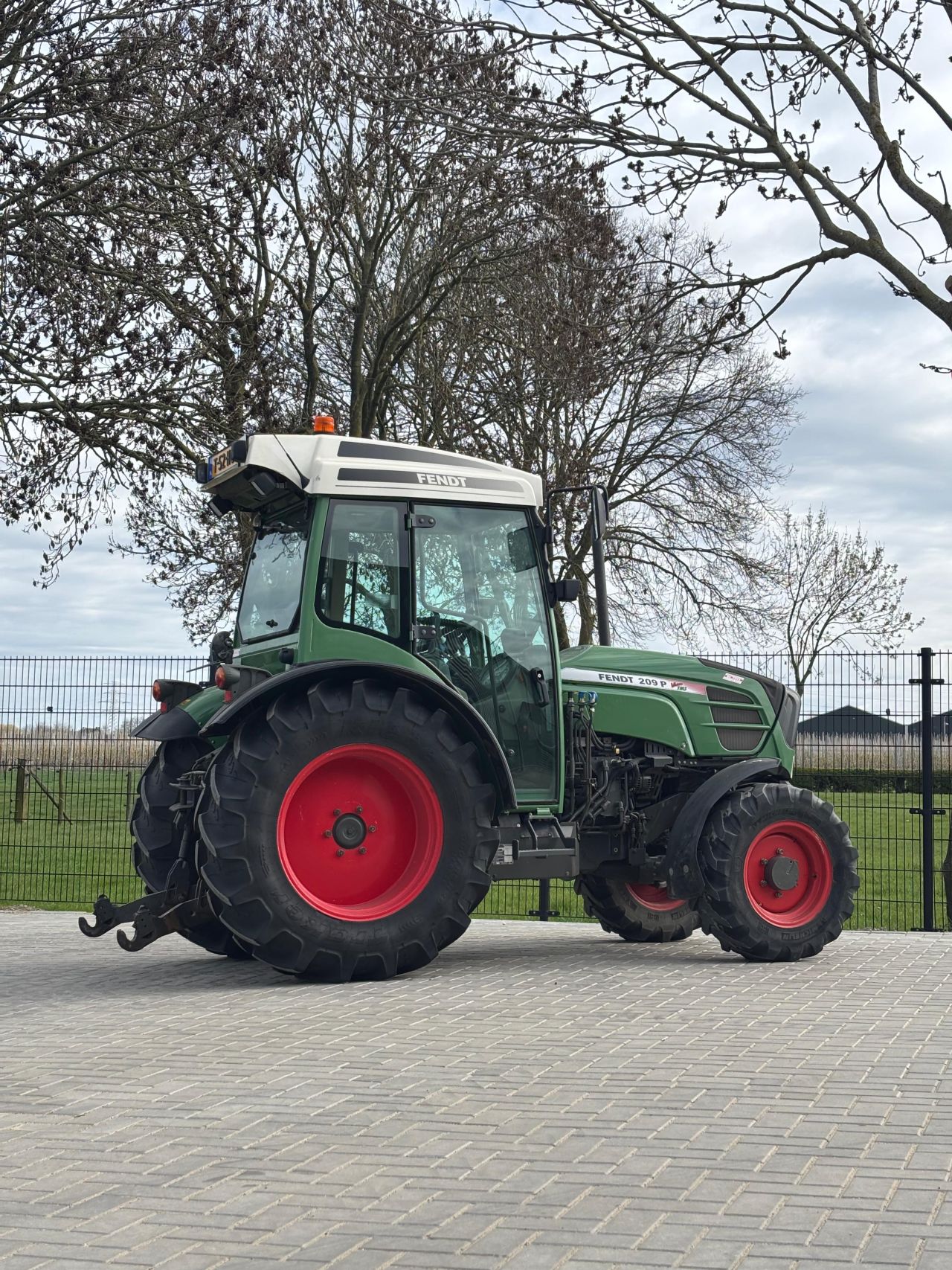 Fendt 209p ( 3800 uur )