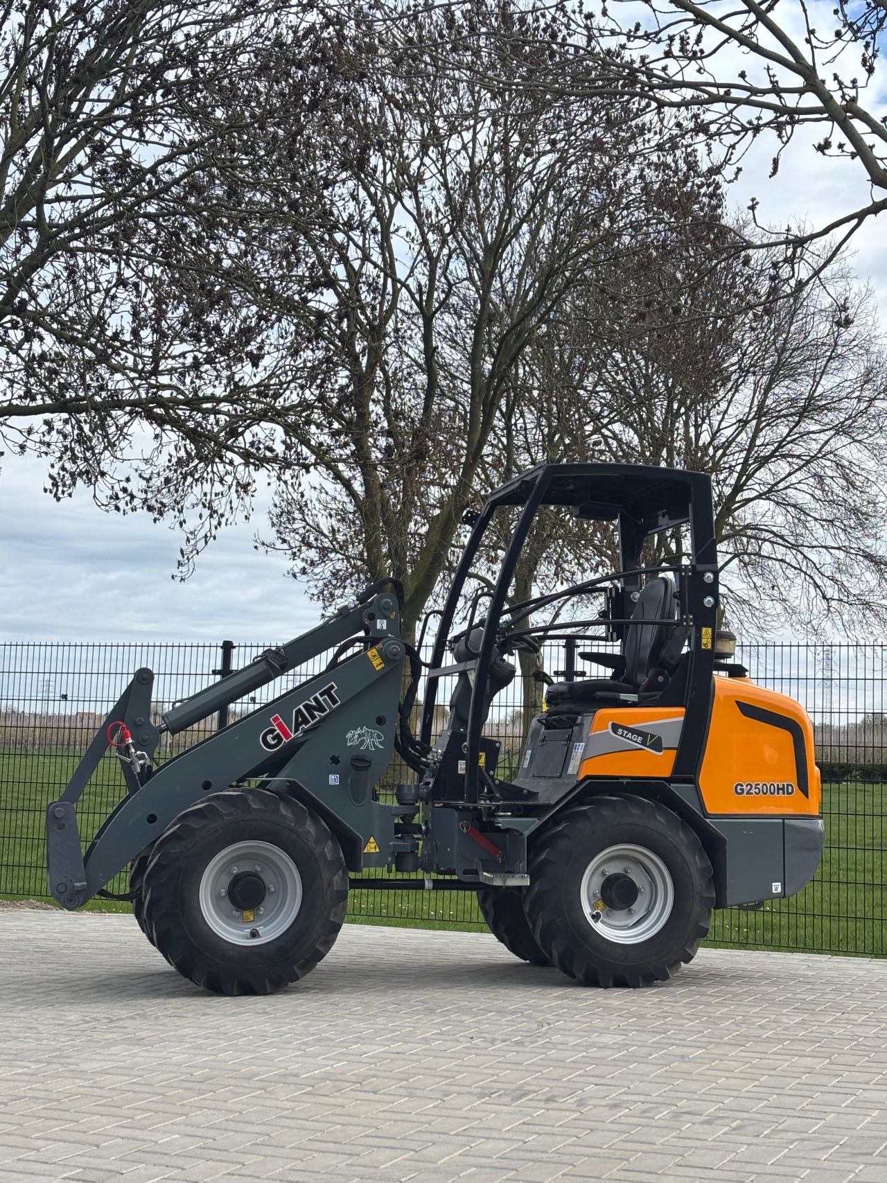 Giant g2500 HD ( 180uur )