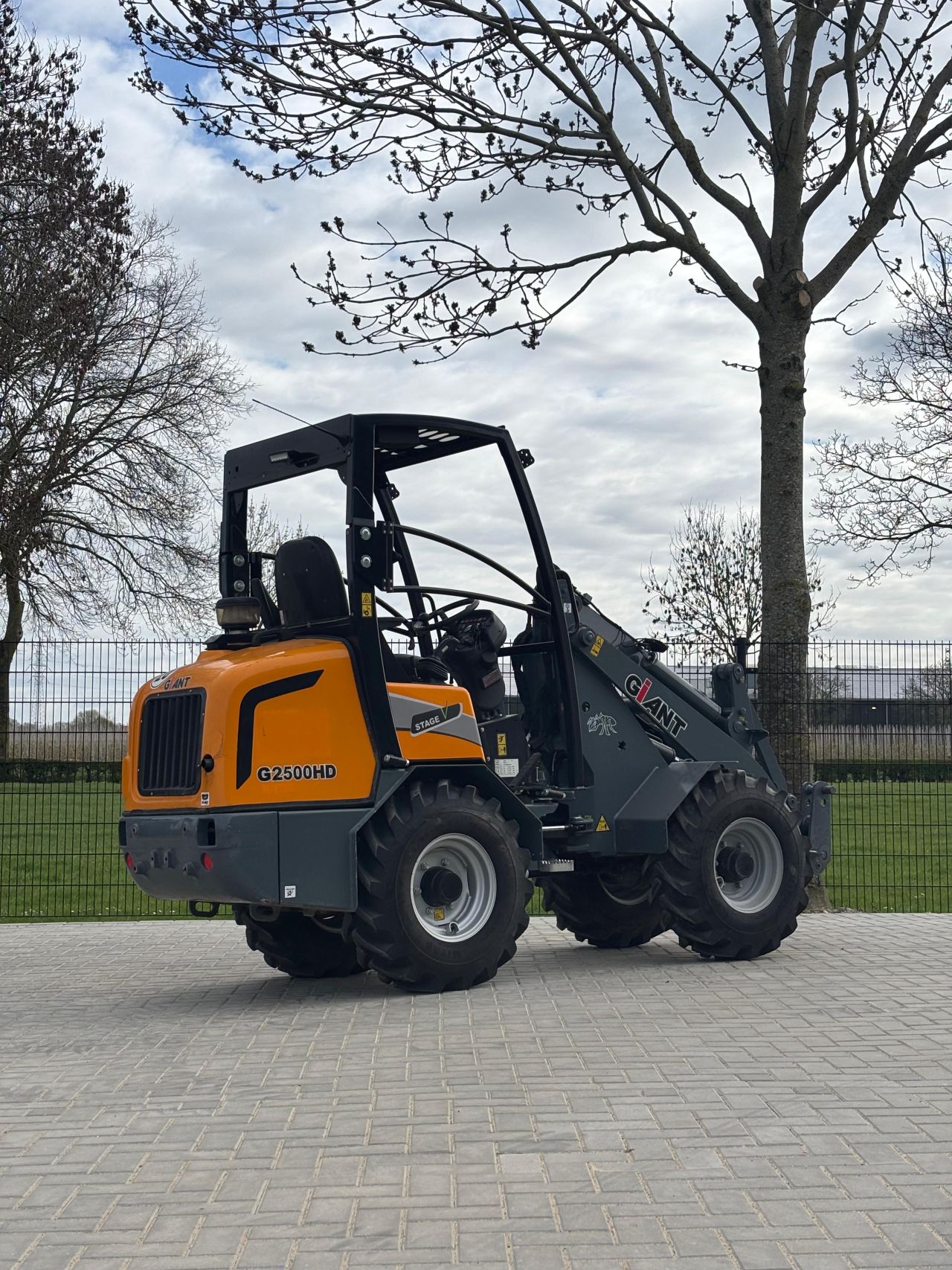 Giant g2500 HD ( 180uur )