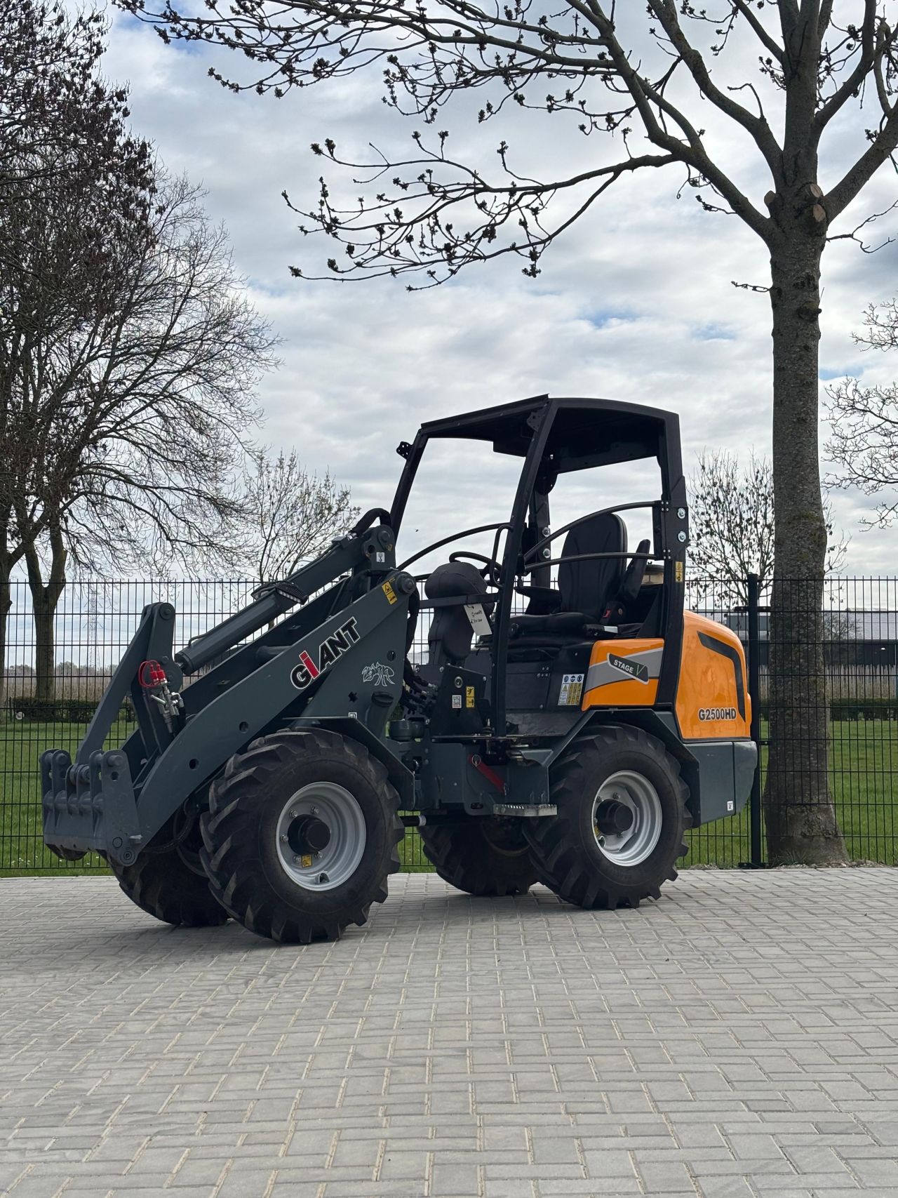 Giant g2500 HD ( 180uur )