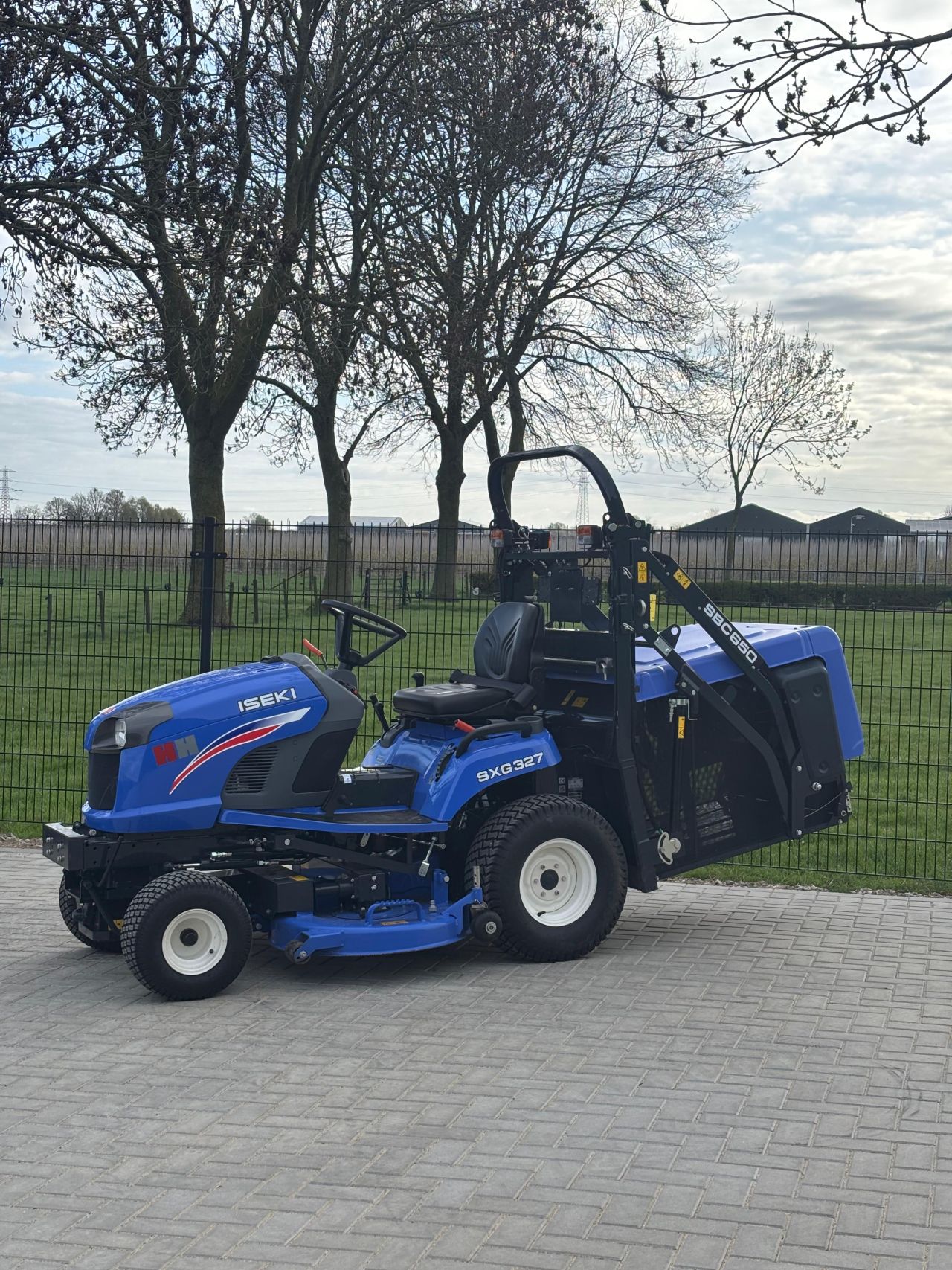 Iseki sxg327 hoog lossend demo !