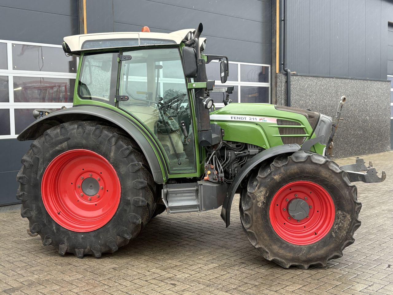 Fendt 211 Vario tms