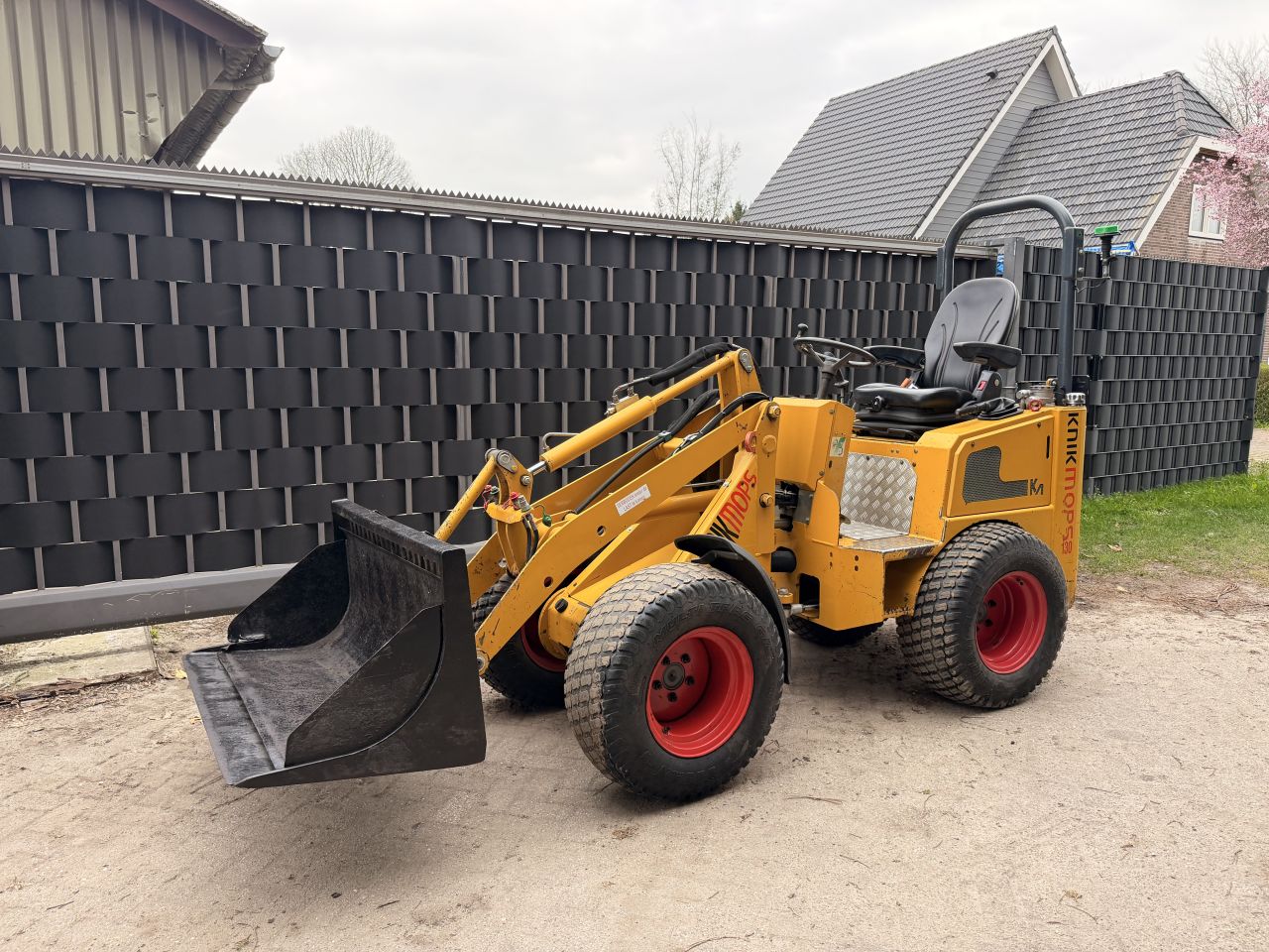 Knikmops 130 shovel schaffer avant giant weidemann