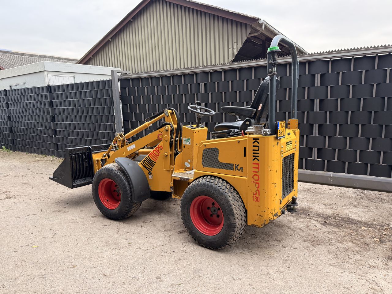 Knikmops 130 shovel schaffer avant giant weidemann