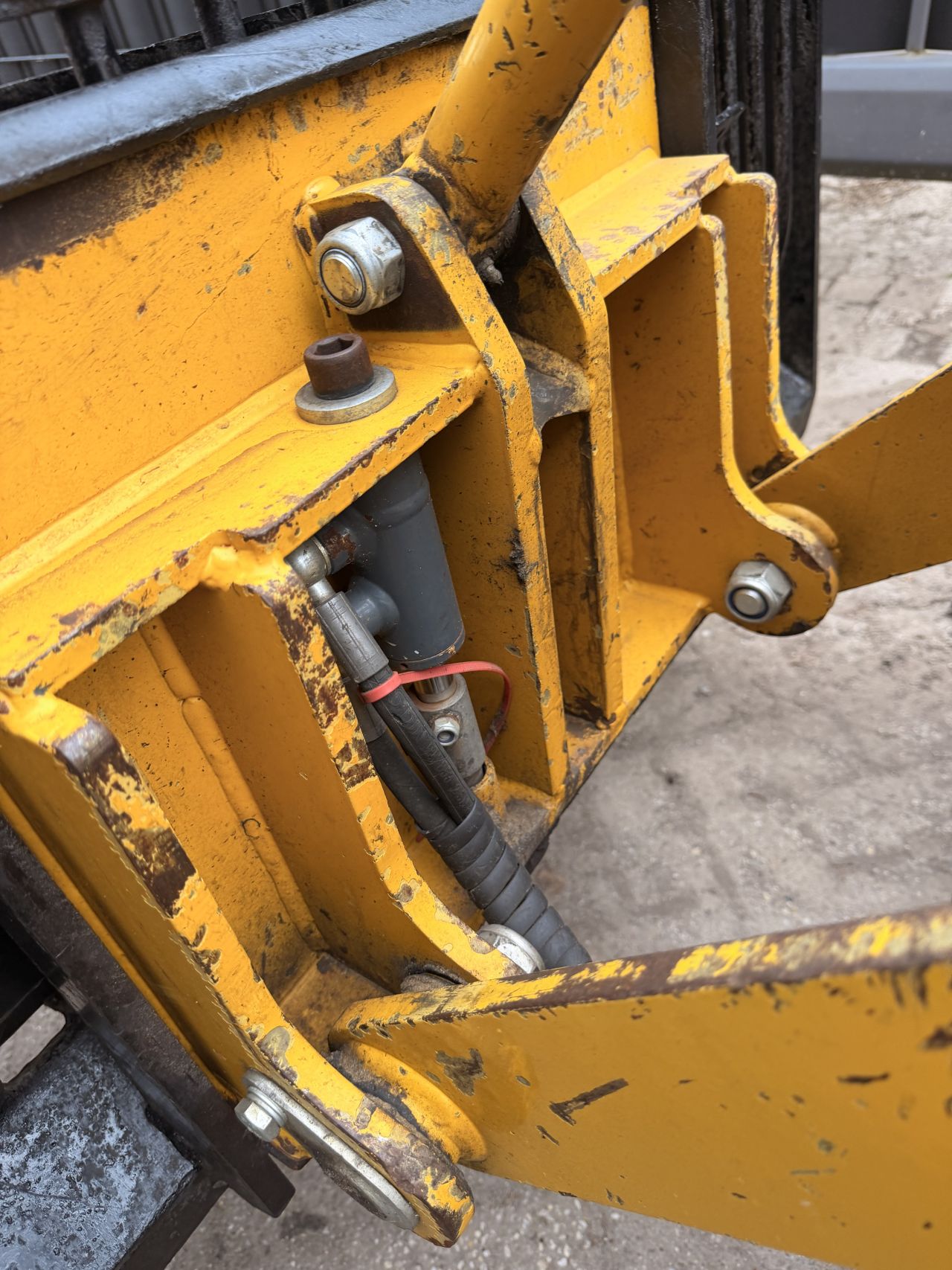 Knikmops 130 shovel schaffer avant giant weidemann