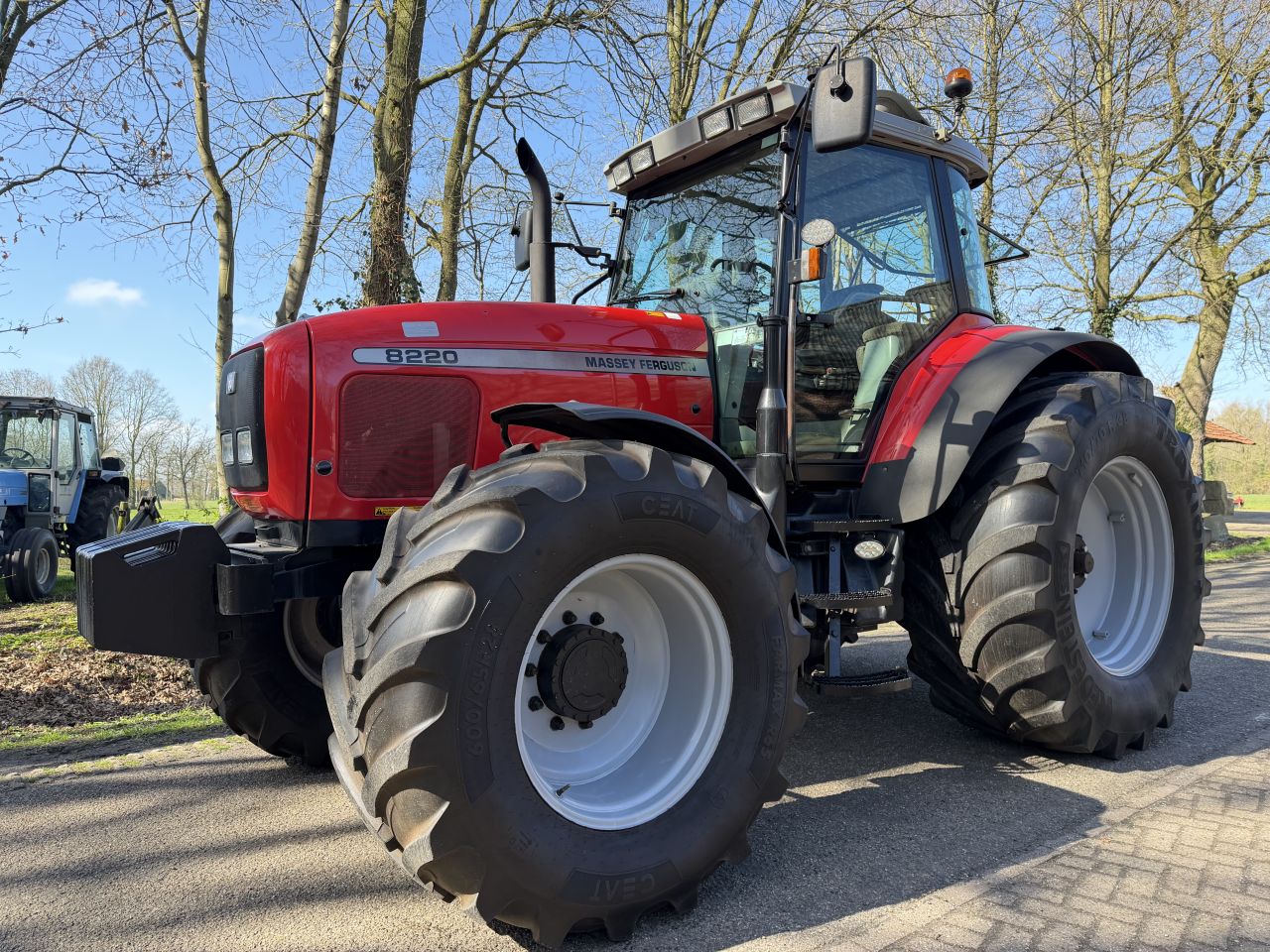 Massey Ferguson 8220