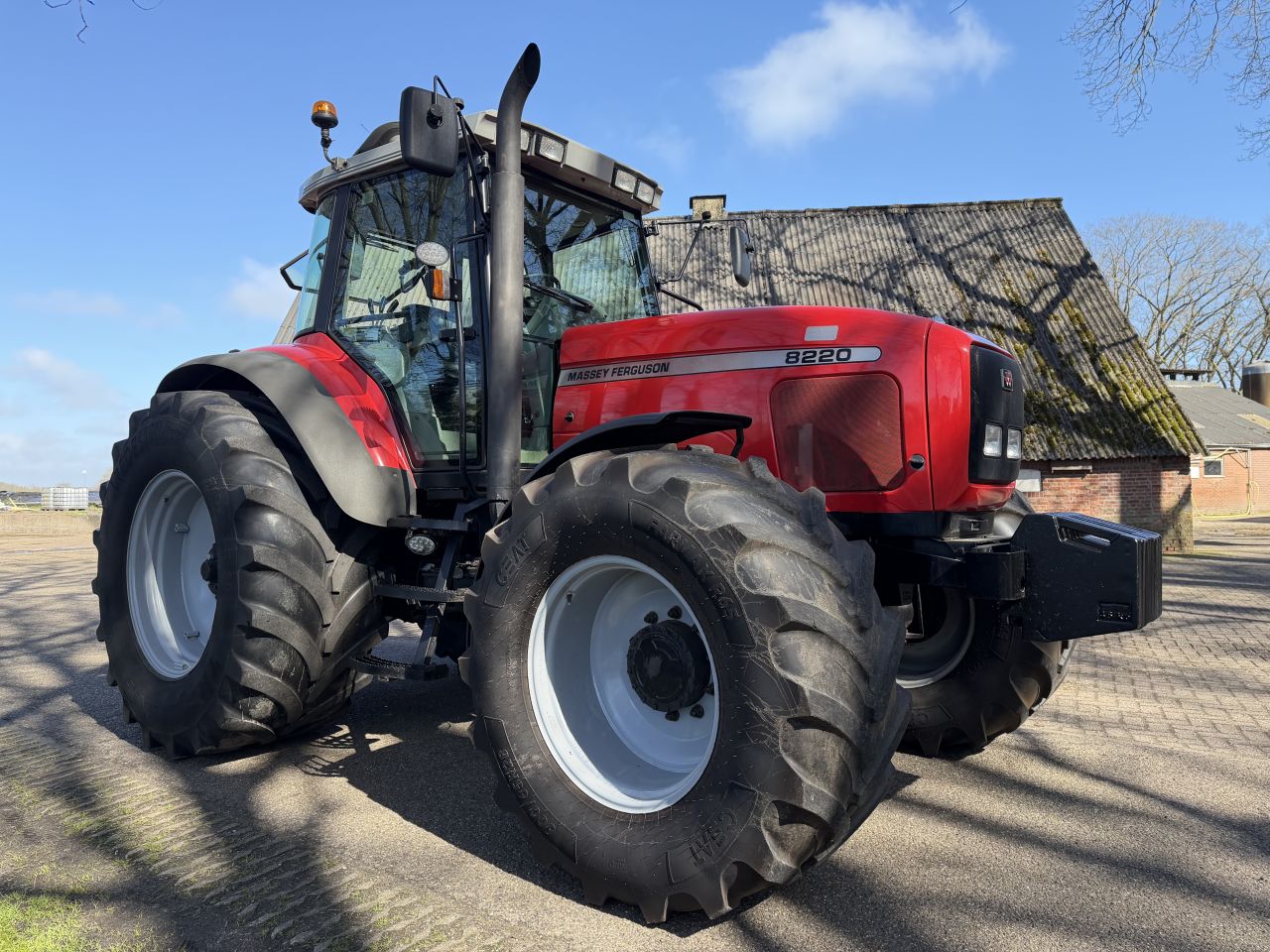 Massey Ferguson 8220