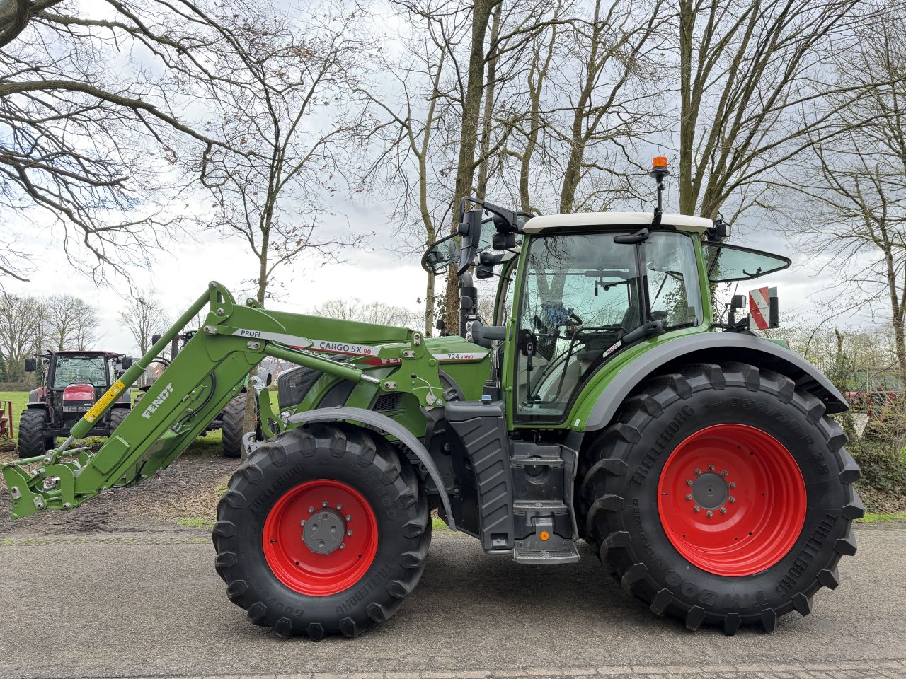 Fendt 724 Gen 6 met Fendt frontlader