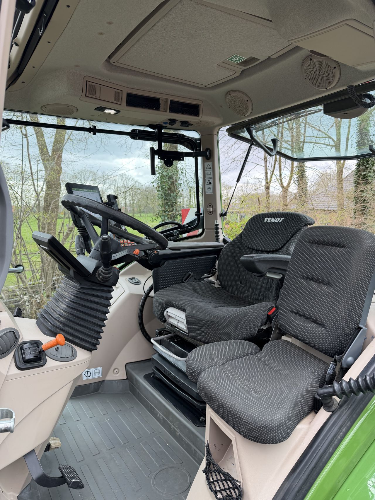 Fendt 724 Gen 6 met Fendt frontlader