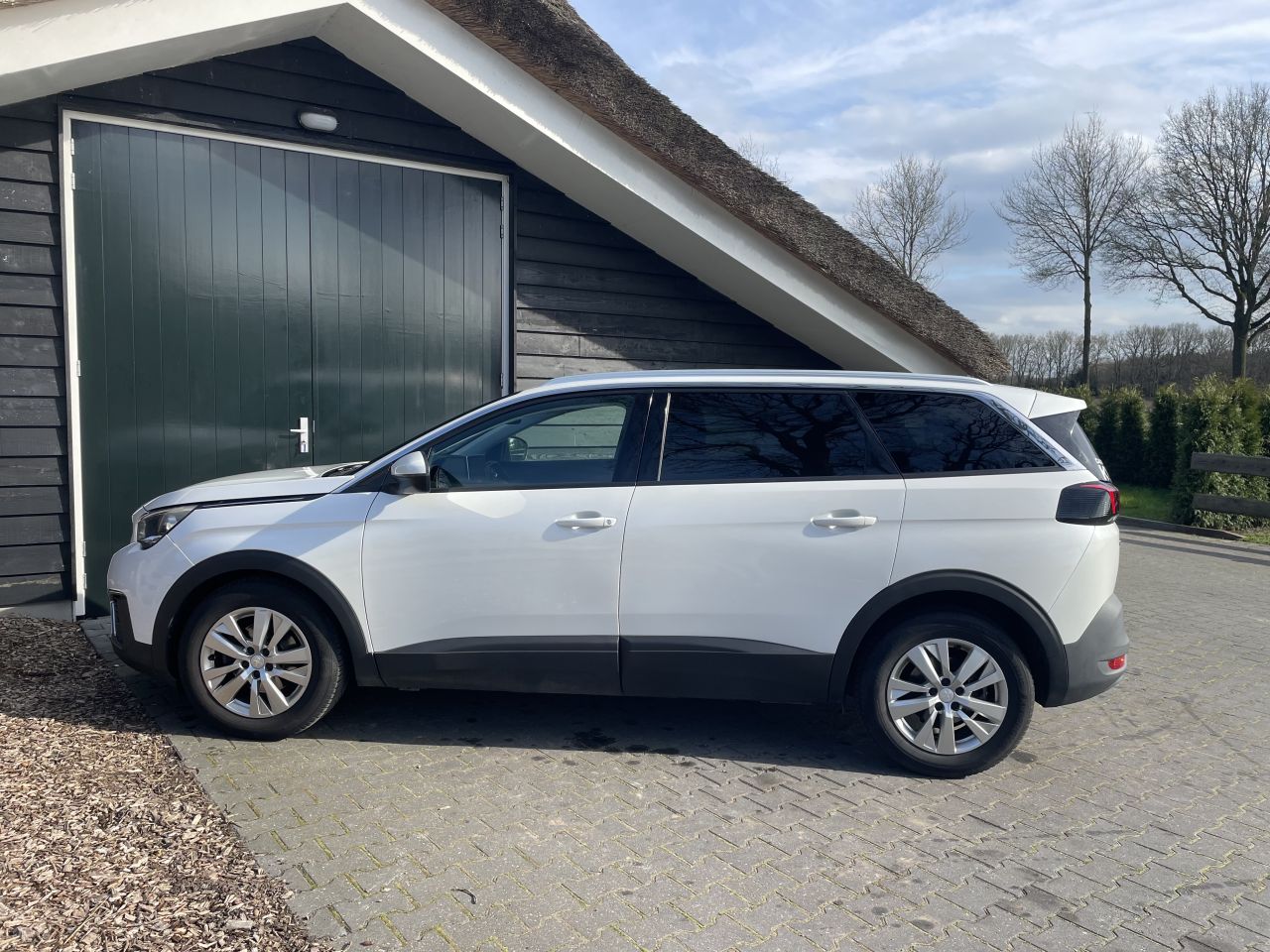 Peugeot 5008, Airco, Cruisecontrol, Multifunctioneel stuurwiel,