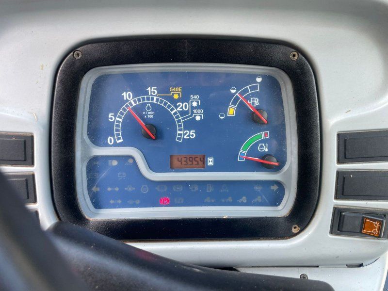 New Holland T4020 DeLuxe